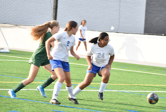 Margo J090421 Girls Soccer v MLK 51098